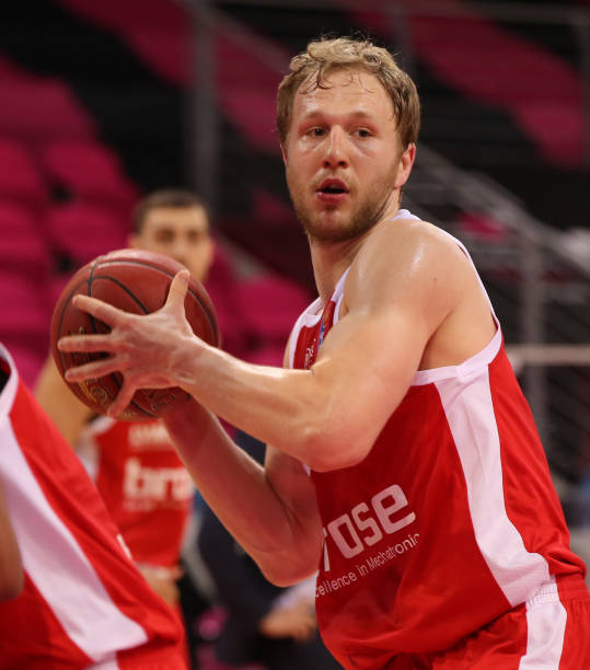 队内竞争中 队内竞争中