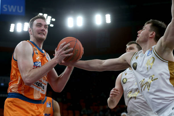 他已经展现 他已经展现