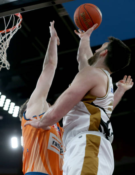 前锋转会至 前锋转会至